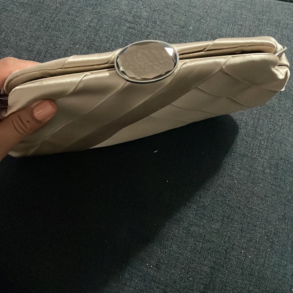 Banana republic clutch - Picture 4 of 5